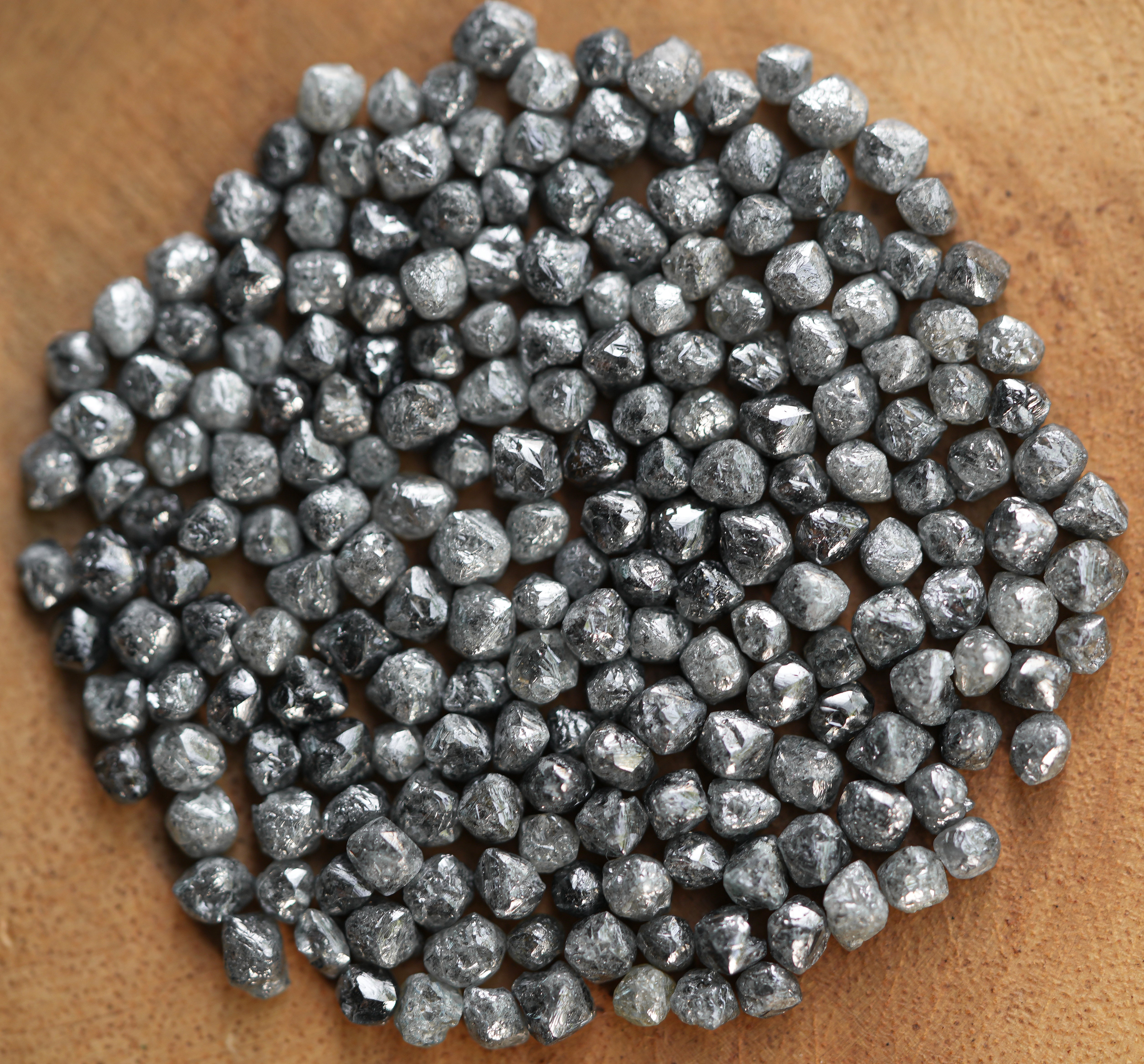 GREY 4 PCS Triangle Raw Diamond, Grey Diamond, Loose Diamond, Natural Diamond, 1.00 CT Rough Diamonds, Uncut Diamond, Gemstone Solitaire