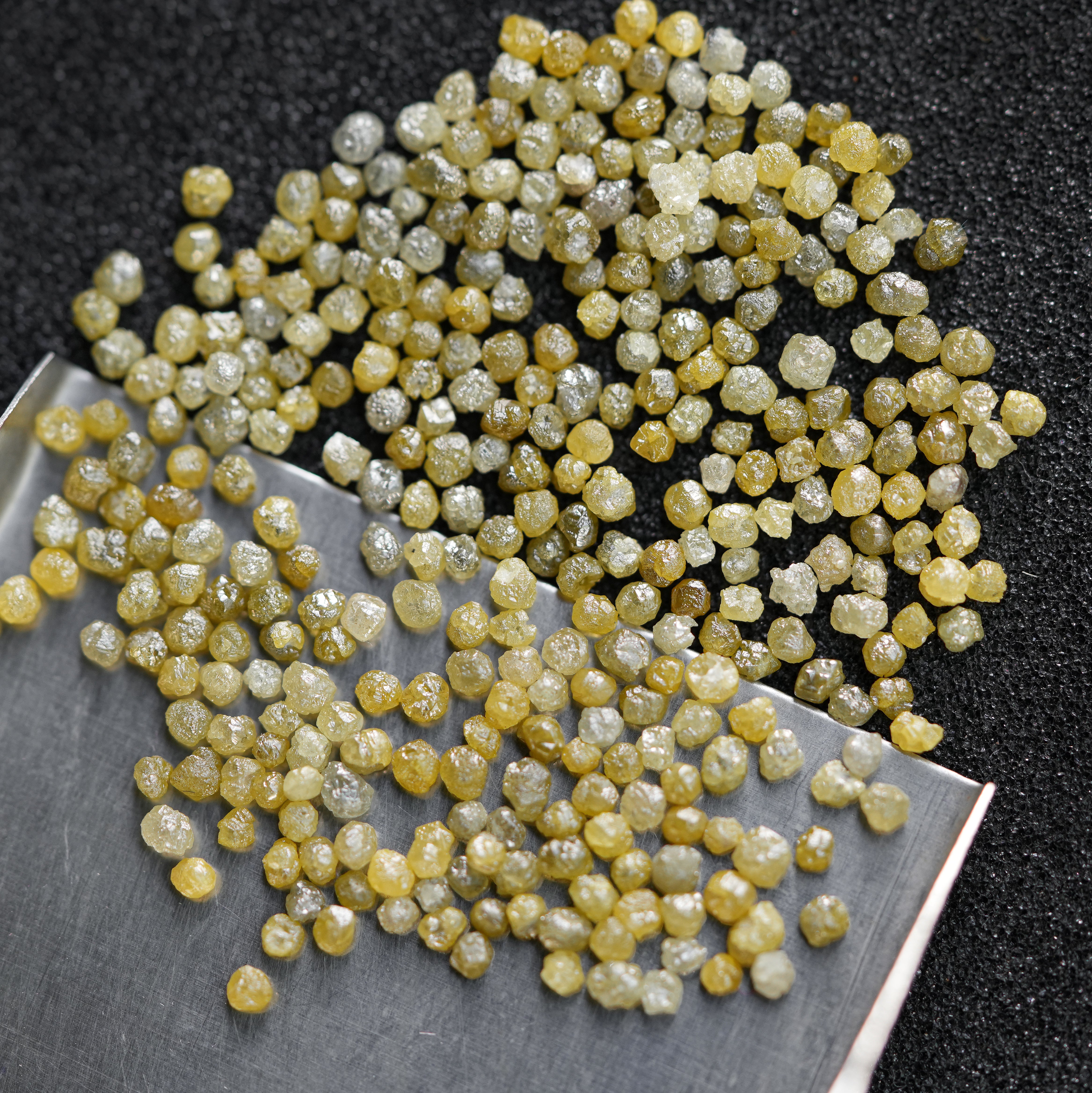 10 PCS Yellow Raw Diamond / 1.00 CT Natural Fancy Rough Diamond , Uncut Loose Diamond For Jawelry / Conflict Free African Diamond