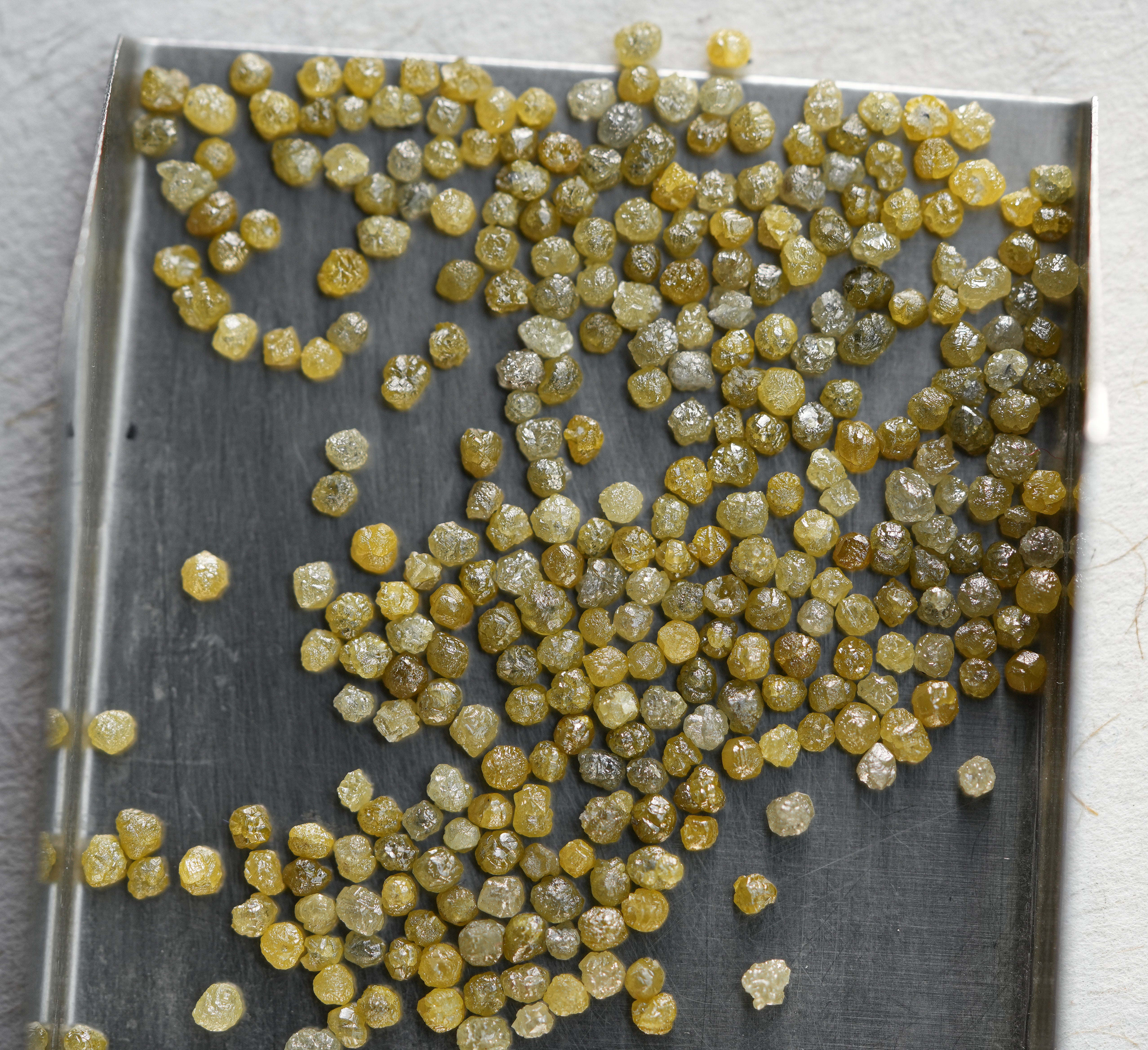10 PCS Yellow Raw Diamond / 1.00 CT Natural Fancy Rough Diamond , Uncut Loose Diamond For Jawelry / Conflict Free African Diamond