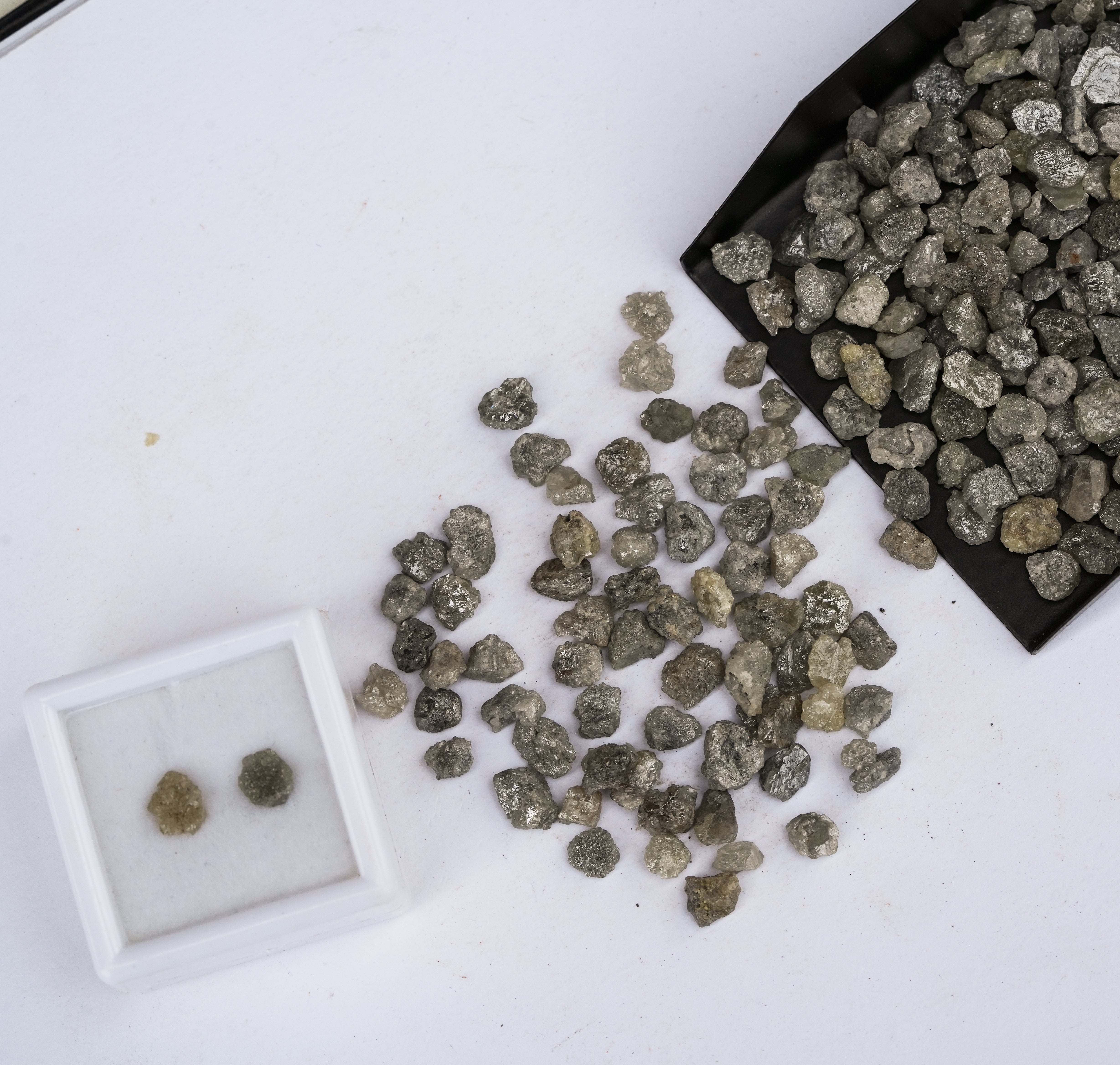 Real Natural Loose Raw Diamonds, Rough Uncut Loose Gemstones, Untreated Silver White Diamonds For Jewelry, Mined Diamonds, Salt And Pepper